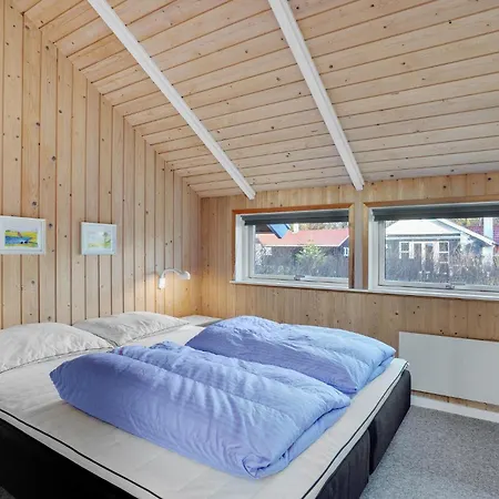 Four-bedroom In Casa vacanze