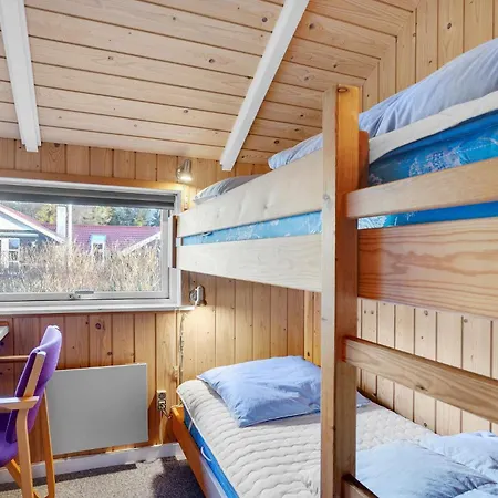 4 Bedroom Lovely In Holiday home