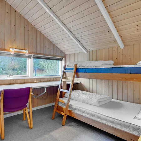 Four-bedroom In Casa vacanze *