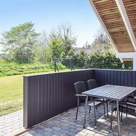 Nice Home In Blavand With Sauna *