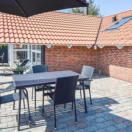 4 Bedroom Lovely In * Blavand