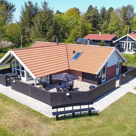 Holiday home 4 Bedroom Lovely In Blavand