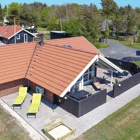 Four-bedroom In Σπίτι διακοπών *